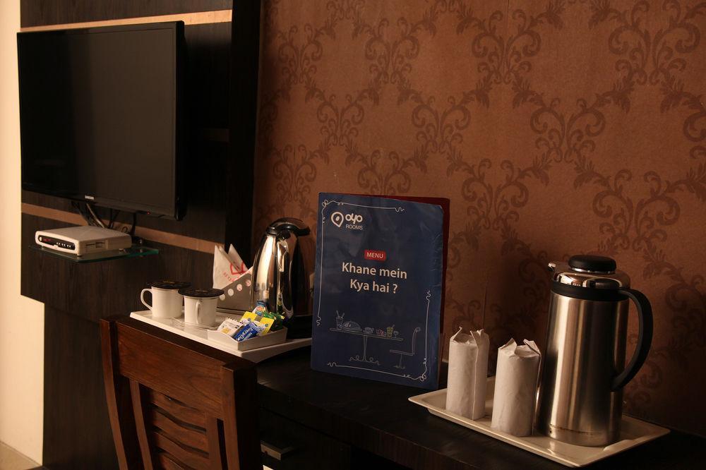 Oyo 905 Galaxy View Hotel Allāhābād Junction Eksteriør bilde