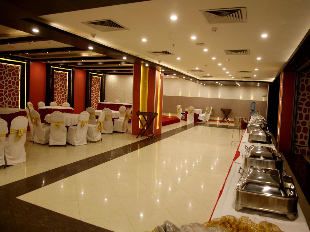 Oyo 905 Galaxy View Hotel Allāhābād Junction Eksteriør bilde