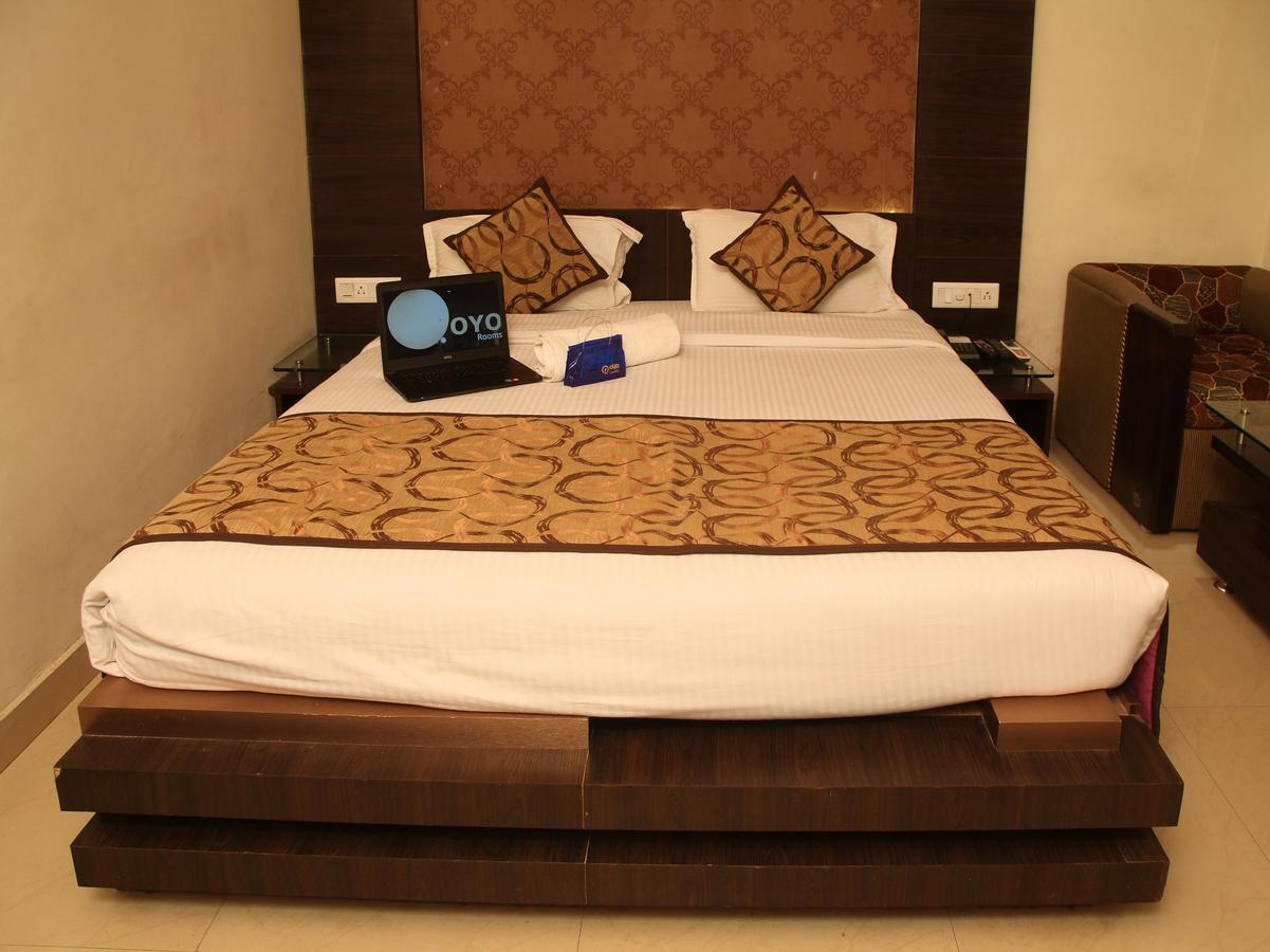 Oyo 905 Galaxy View Hotel Allāhābād Junction Eksteriør bilde