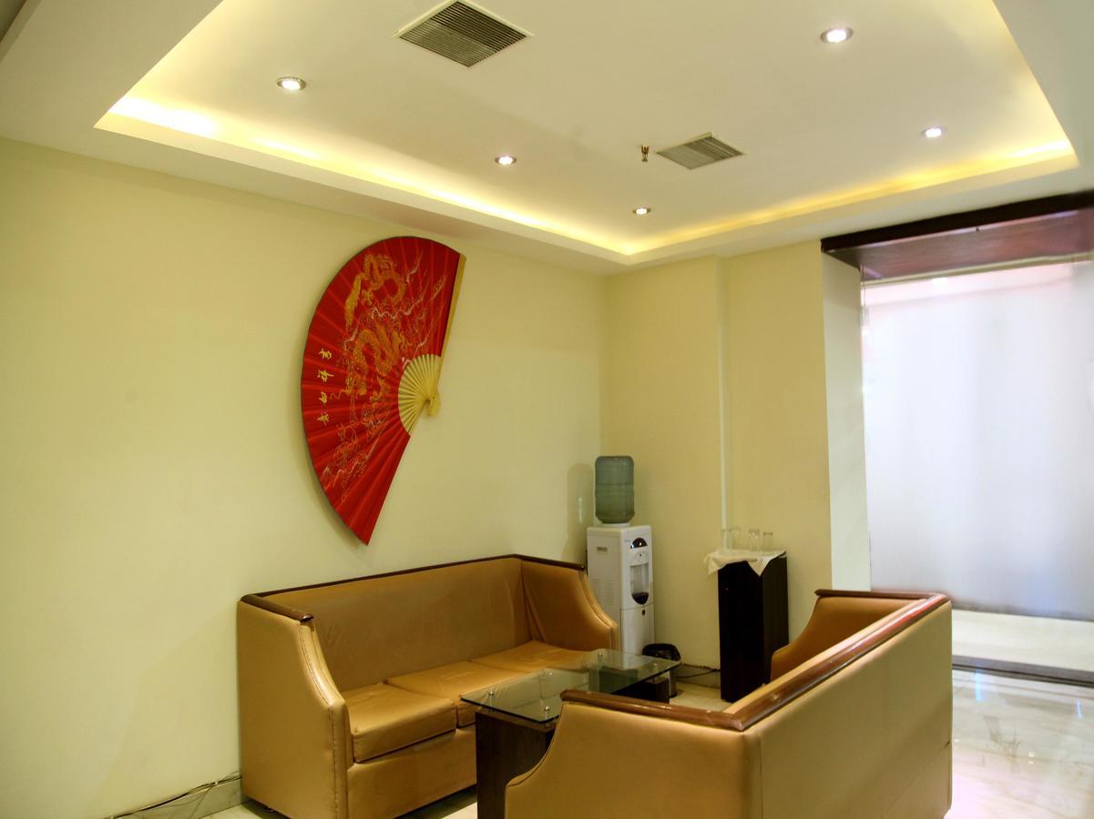 Oyo 905 Galaxy View Hotel Allāhābād Junction Eksteriør bilde