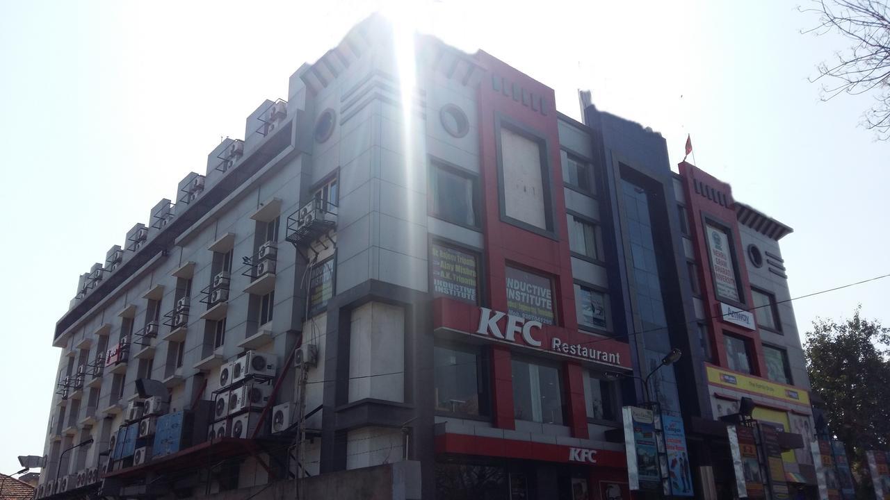 Oyo 905 Galaxy View Hotel Allāhābād Junction Eksteriør bilde